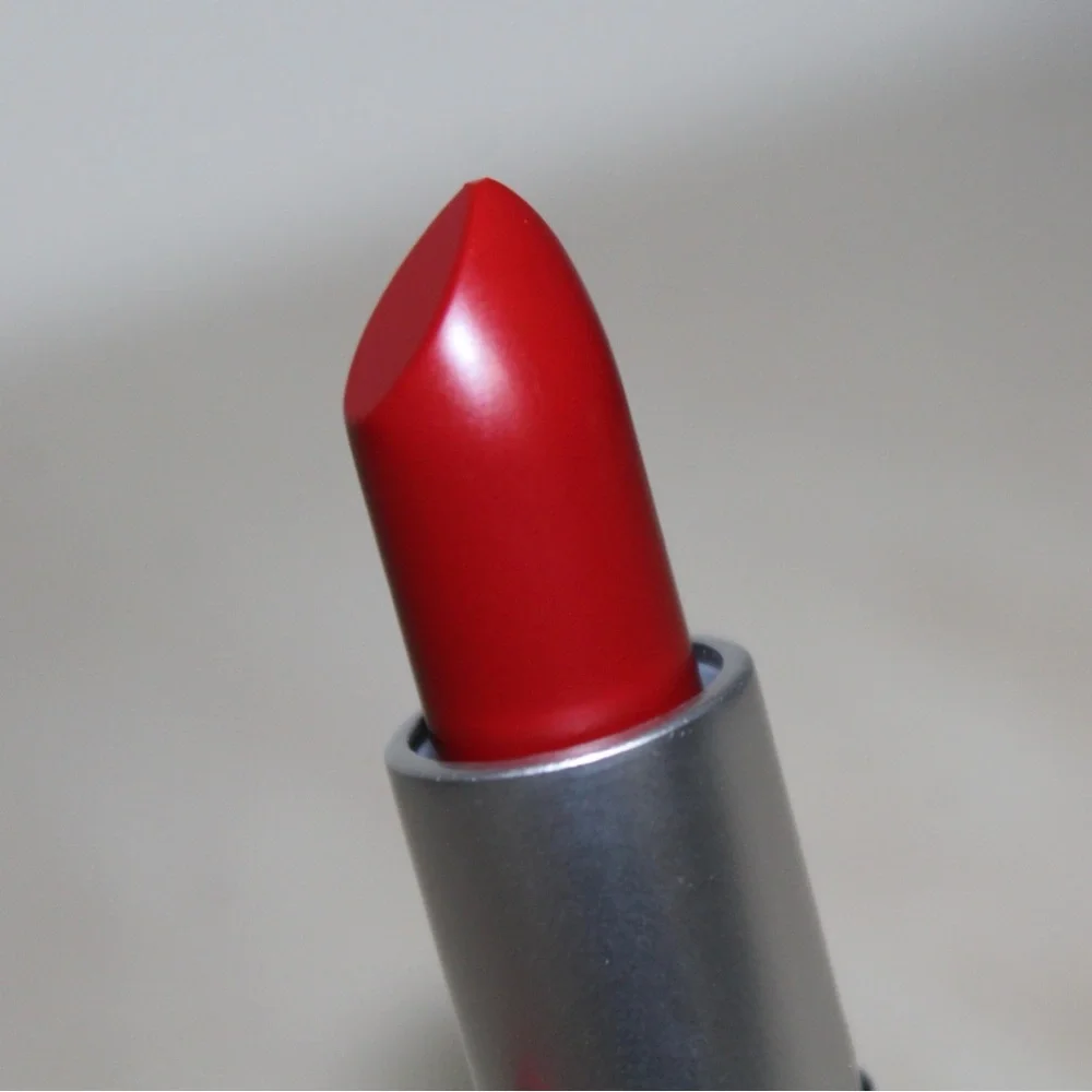 MAC Cosmetics ‘Russian Red’ Matte Lipstick (NWOB)